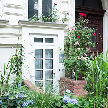 Charmantes 2-zimmer-apartment Mit Vorgarten * Berlin