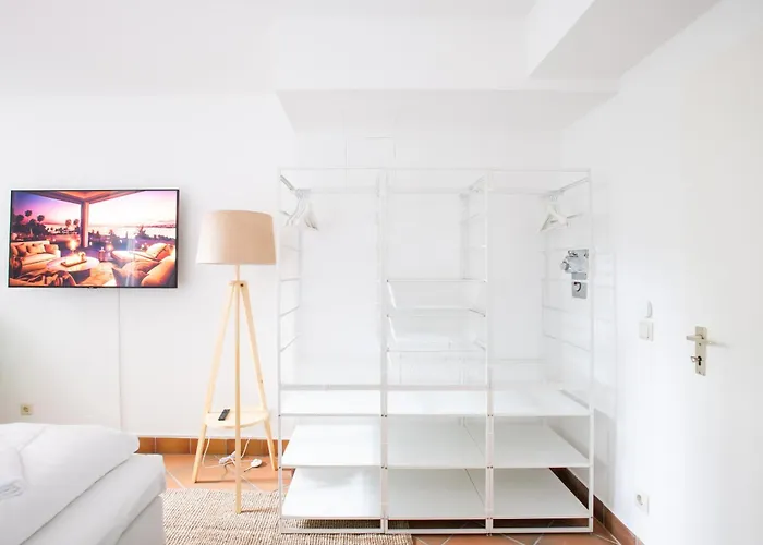 Lägenhet Charmantes 2-zimmer-apartment Mit Vorgarten *