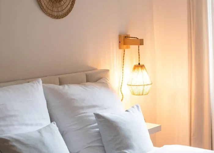 Charmantes 2-zimmer-apartment Mit Vorgarten