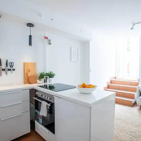 Apartment Charmantes 2-zimmer-apartment Mit Vorgarten *