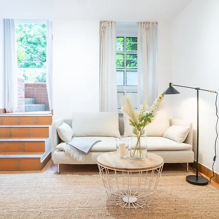 Apartament Charmantes 2-zimmer-apartment Mit Vorgarten