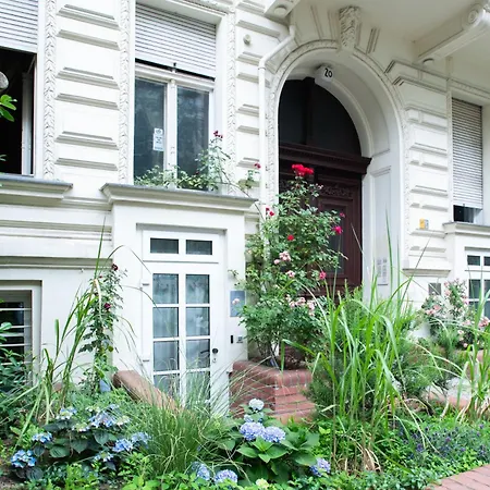 Apartament Charmantes 2-zimmer-apartment Mit Vorgarten Berlin